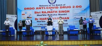 Raksha Mantri Shri Rajnath Singh unveils first batch of anti-COVID drug