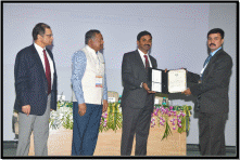 Dr. Vikas Katkar, TO-B receiving award